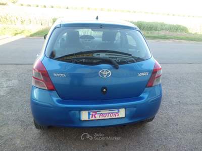 Toyota Yaris 5 porte Sol Blu/Azzurro usata Marconia di Pisticci