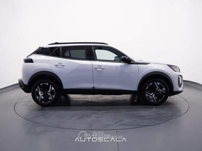 Peugeot 2008 1.2 PureTech 100cv S&S Allure Pack Vision & Drive Bianco usata Pozzuoli