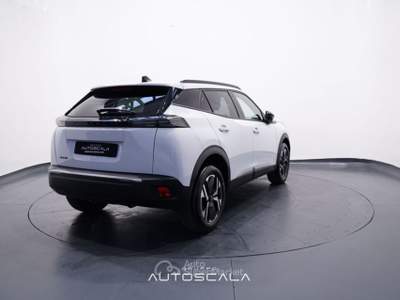 Peugeot 2008 1.2 PureTech 100cv S&S Allure Pack Vision & Drive Bianco usata Pozzuoli