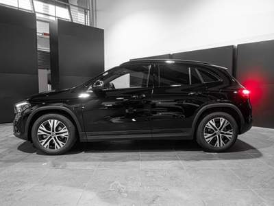 Mercedes-Benz GLA Gla 200 d automatic Nero usata Ancona