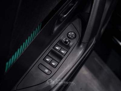 Peugeot 2008 Elettrica 136cv Allure Pack Nero usata Pozzuoli