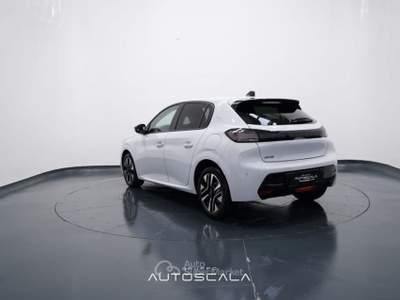 Peugeot 208 1.2 PureTech 100cv S&S 5 porte Allure Bianco usata Pozzuoli