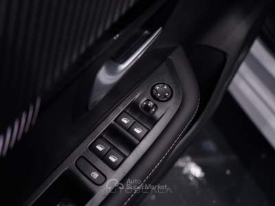 Peugeot 208 1.2 PureTech 100cv S&S 5 porte Allure Bianco usata Pozzuoli
