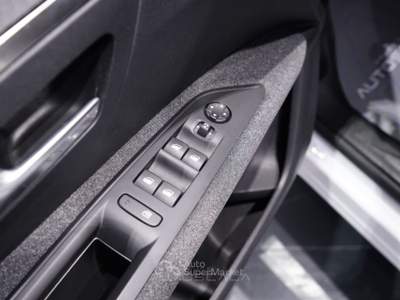Peugeot 3008 1.2 PureTech Turbo 130cv S&S Active Pack Bianco usata Pozzuoli
