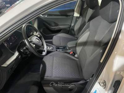 Skoda Octavia DSG Wagon Selection Bianco usata Gozzano