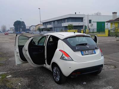 Lancia Ypsilon IDONEO ANCHE PER NEO PATENTATI Bianco usata Rovigo