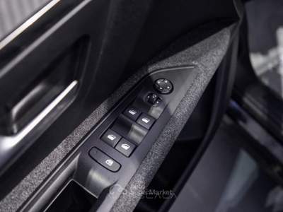 Peugeot 5008 1.2 PureTech 130cv GPL S&S Active Pack Nero usata Pozzuoli