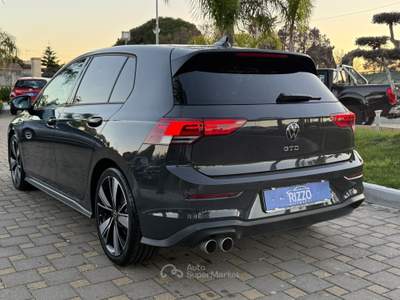 Volkswagen Golf VIII 2.0GTD 200CV DSG NAVI LED Grigio usata Mesagne