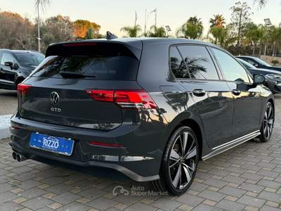 Volkswagen Golf VIII 2.0GTD 200CV DSG NAVI LED Grigio usata Mesagne