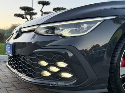 Volkswagen Golf VIII 2.0GTD 200CV DSG NAVI LED Grigio usata Mesagne