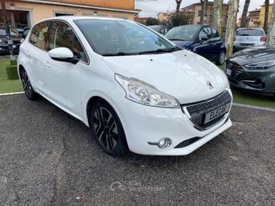 Peugeot 208 1.6 8V HDi 95CV 5p. Allure Bianco usata Roma