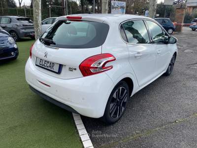 Peugeot 208 1.6 8V HDi 95CV 5p. Allure Bianco usata Roma