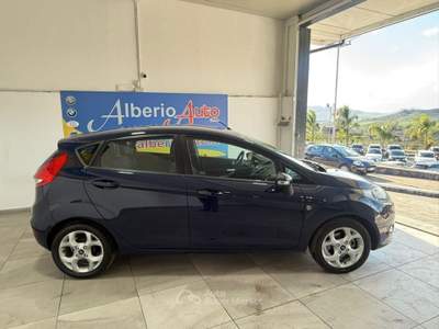 Ford Fiesta 1.4 TDCi 70CV 5 porte Titanium Blu/Azzurro usata ADRANO