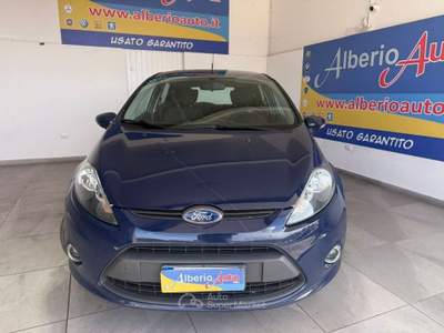Ford Fiesta 1.4 TDCi 70CV 5 porte Titanium Blu/Azzurro usata ADRANO