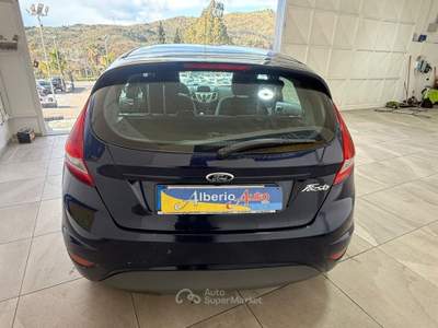 Ford Fiesta 1.4 TDCi 70CV 5 porte Titanium Blu/Azzurro usata ADRANO