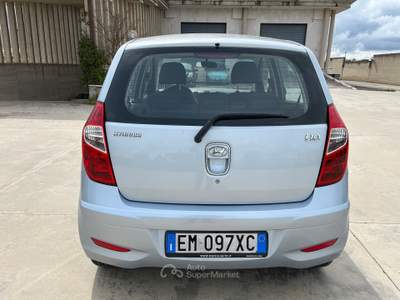 Hyundai i10  Argento usata Gravina in Puglia