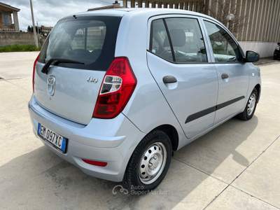Hyundai i10  Argento usata Gravina in Puglia