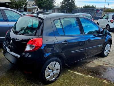 Renault Clio 1.2 5 porte Nero usata Modugno