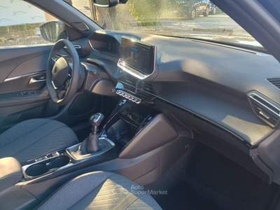 Peugeot 2008 1.2 100cv Allure Nero usata Monopoli