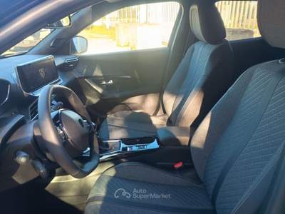 Peugeot 2008 1.2 100cv Allure Nero usata Monopoli