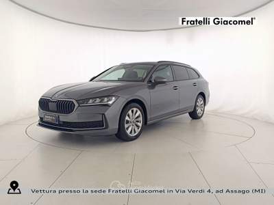 Skoda Superb wagon 2.0 tdi selection 150cv dsg Grigio usata Assago