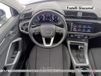 Audi Q3 35 2.0 tdi business advanced s-tronic Nero usata Milano