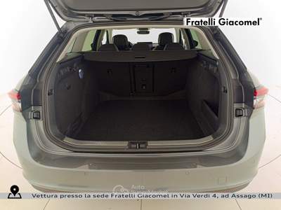 Skoda Superb wagon 2.0 tdi selection 150cv dsg Grigio usata Assago
