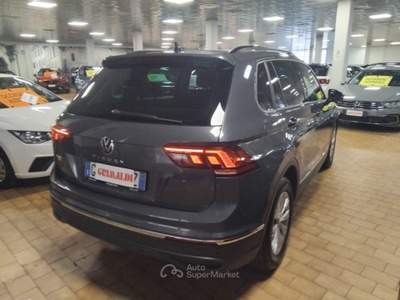 Volkswagen Tiguan 2.0 TDI SCR LIFE Dsg LED Grigio usata Vigevano