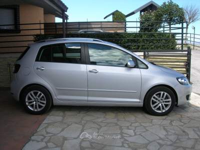 Volkswagen Golf VOLKSWAGEN Golf 6 Plus 2,0 TDI 140 CV DPF Highline Argento usata Campobasso