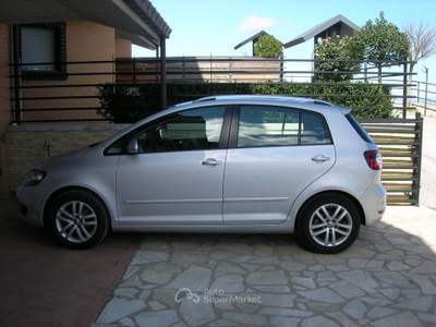 Volkswagen Golf VOLKSWAGEN Golf 6 Plus 2,0 TDI 140 CV DPF Highline Argento usata Campobasso
