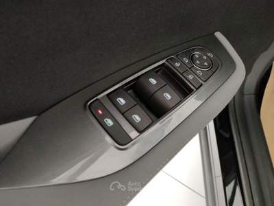 BYD Dolphin Surf 43,2 kWh Boost Verde usata Barletta