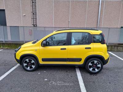 Fiat Panda Panda III 2016 1.0 hybrid City Cross s Giallo usata Pedrengo