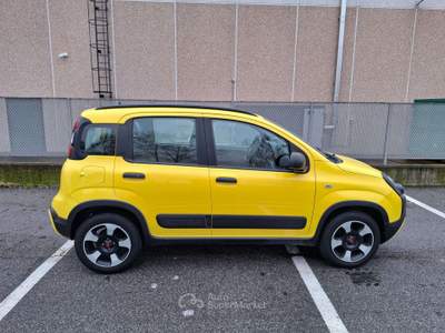 Fiat Panda Panda III 2016 1.0 hybrid City Cross s Giallo usata Pedrengo