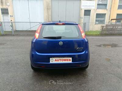 Fiat Grande Punto 5p 1.2 Dynamic 65cv Blu/Azzurro usata Cassina de' Pecchi