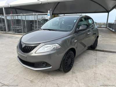 Lancia Ypsilon Ypsilon 1.0 FireFly 5pS&S Hyb. Eco Silv. Grigio usata TORRENOVA