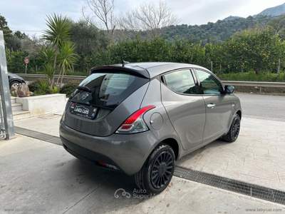 Lancia Ypsilon Ypsilon 1.0 FireFly 5pS&S Hyb. Eco Silv. Grigio usata TORRENOVA