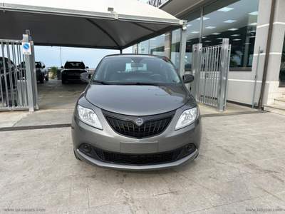 Lancia Ypsilon Ypsilon 1.0 FireFly 5pS&S Hyb. Eco Silv. Grigio usata TORRENOVA