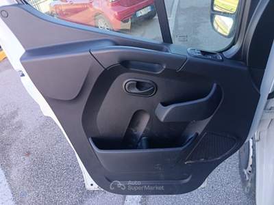 Renault Master Master T35 2.3 dCi 135 PL Cabinato Ice Cassone fisso Bianco usata Villaga