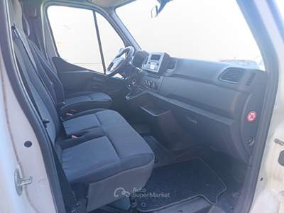 Renault Master Master T35 2.3 dCi 135 PL Cabinato Ice Cassone fisso Bianco usata Villaga