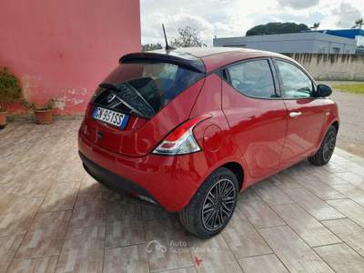 Lancia Ypsilon Ypsilon 1.0 FireFly 5p. S&S Hybrid Oro Rosso usata Caprarica di Lecce