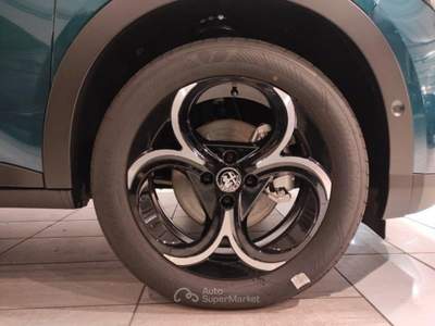 Alfa Romeo Junior  -  1.2 145 cv hybrid edct6 speciale Blu/Azzurro usata LEGNANO