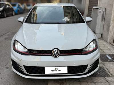 Volkswagen Golf 1.6 TDI 110cv allestimento R-Line Bianco usata Bari
