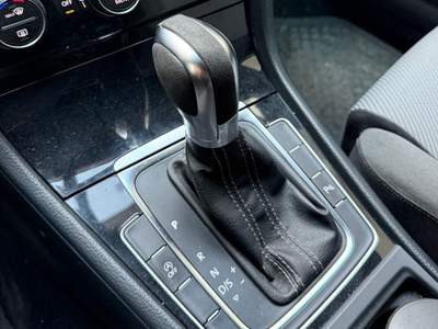 Volkswagen Golf 1.6 TDI 110cv allestimento R-Line Bianco usata Bari