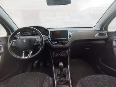 Peugeot 2008 Active Bianco usata Pisa