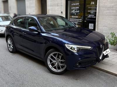 Alfa Romeo Stelvio AT8 RWD Executive Blu/Azzurro usata Bari