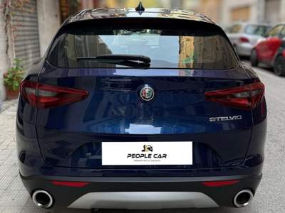 Alfa Romeo Stelvio AT8 RWD Executive Blu/Azzurro usata Bari