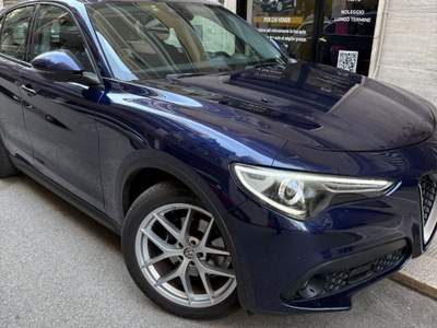 Alfa Romeo Stelvio AT8 RWD Executive Blu/Azzurro usata Bari