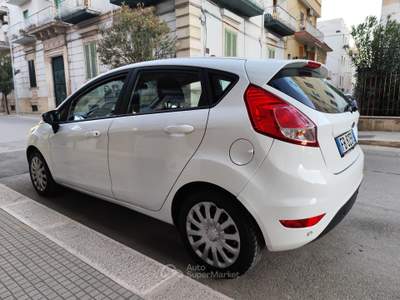 Ford Fiesta DIESEL Business Bianco usata CORATO