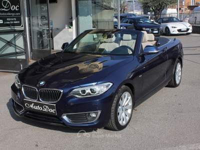 BMW Serie 2 220d 220 d CABRIO LUXURY STEPTRONIC SPORT SENSORI ANT/POST Blu/Azzurro usata Villongo