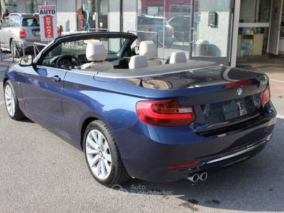 BMW Serie 2 220d 220 d CABRIO LUXURY STEPTRONIC SPORT SENSORI ANT/POST Blu/Azzurro usata Villongo